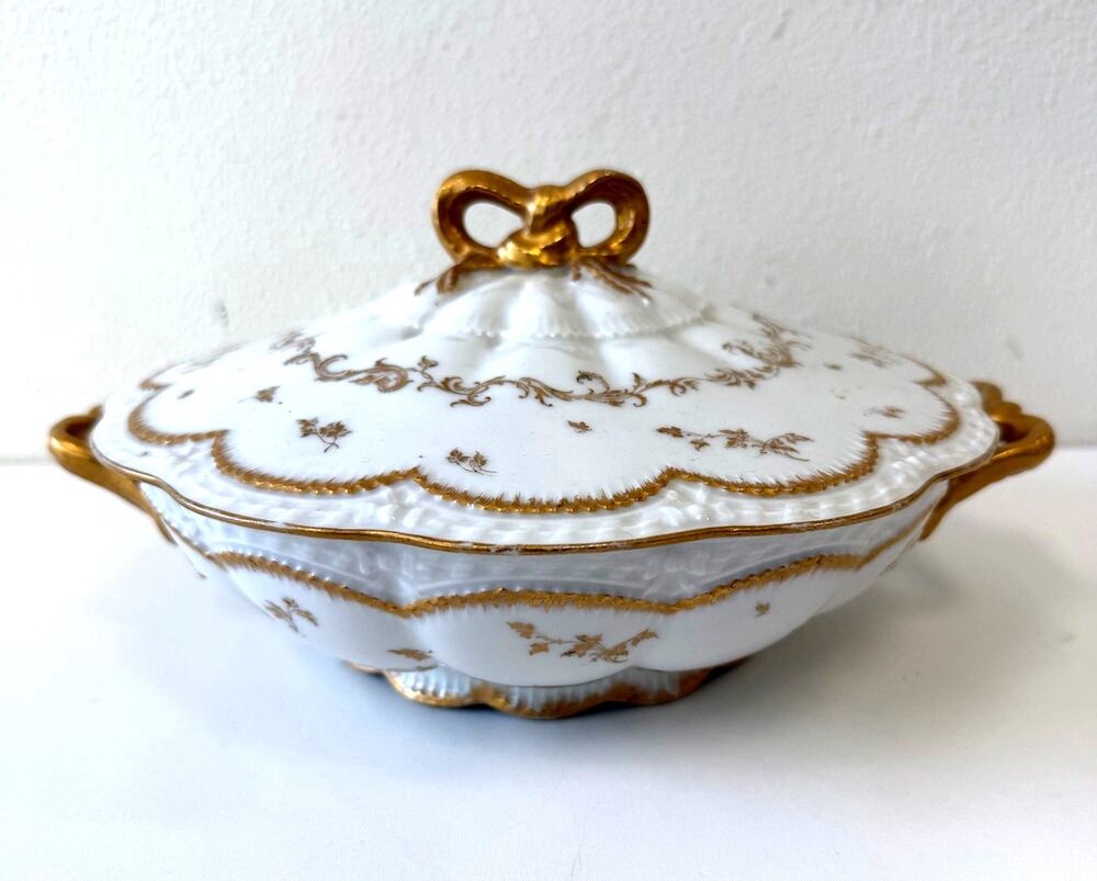 Vintage Haviland Limoges Fine Porcelain Covered Trianon Vegetable Tureen France